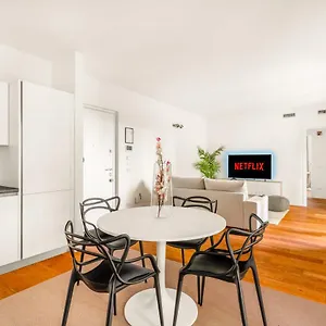 Modern With Terrace & Garage By Ndp Rent ميلان