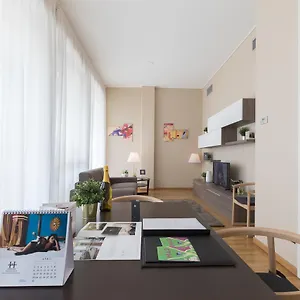 Hemeras Boutique Homes - Design Near Duomo Cathedral Διαμέρισμα